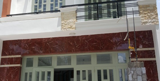 Nhà bán khu năm sao hiện hữu, có bảo hành, sổ riêng, hoàn thiện