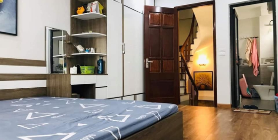 Nhỉnh 4 tỷ Nhà Láng Hạ - mặt ngõ oto - 48m2x5T – nhà đẹp ở ngay