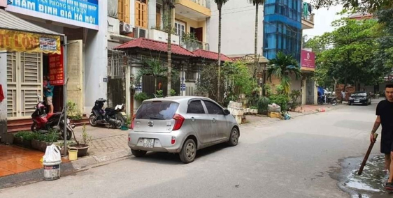 BÁN NHÀ, Khu Phân Lô Mộ Lao, 2 Mặt Ngõ, KD, 50 triệu, 75m2 – MT4.5m, Giá 9.2 tỷ.