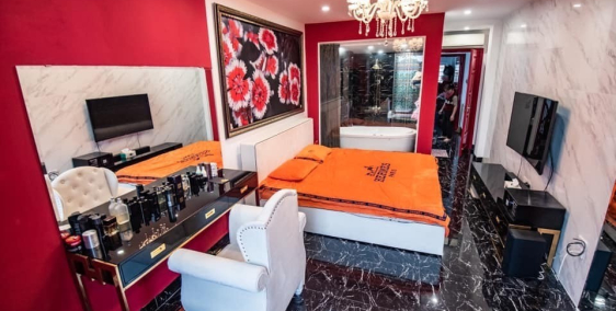 Bán nhà Trung tâm phố Ngọc Lâm -  ô tô tránh - 2 mặt ngõ thoáng đẹp.