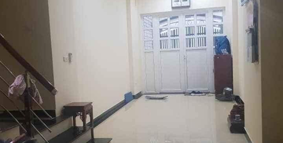 Bán gấp nhà Nguyễn Văn Cừ, Long Biên, mới đẹp, 64m2 x 3 tỷ 85