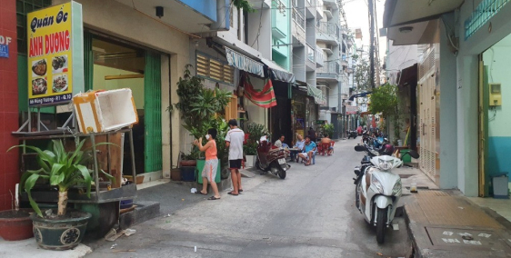 Định cư nước ngoài, bán gấp nhà mặt tiền số 70 Hùng Vương Quận 10