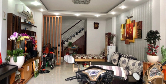 Nhà 2 mặt tiền, HXH tránh. Đối diện CV Nước Đầm Sen. Giá 7 tỷ 200.