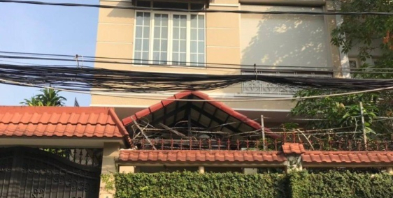 HXH 69 D2, P.25, Bình Thạnh, DT: 4x21m, 3 lầu đẹp