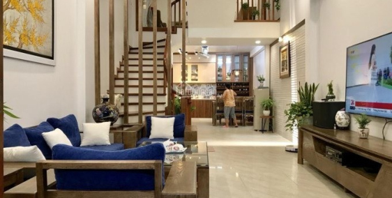 Cần bán gấp mặt ngõ 115 Trần Cung 4.45 tỷ, DT 45m2, oto vào, hg Nam