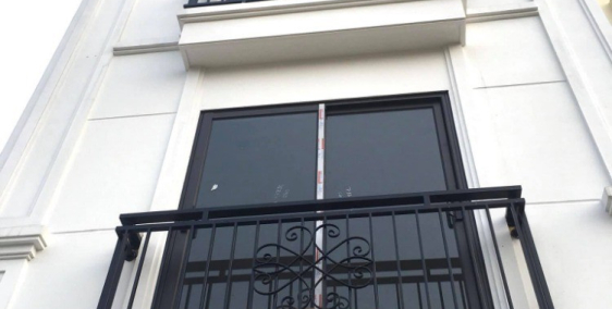 Bán nhà Bát Khối Long Biên giá 2 tỷ25 x 32m2 x 4 tầng,lh 0968181902.