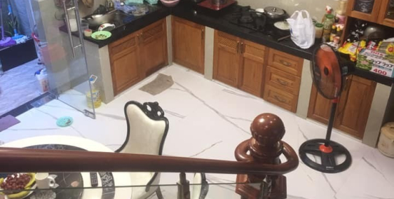 Nhà 3 tầng Q1 HXH qua mặt. Rẻ không tin nhưng là thật.10 tỷ