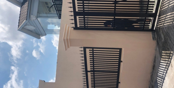 Cần bán nhà gấp quận 9, vị trí thuận lợi cho việc đi lại