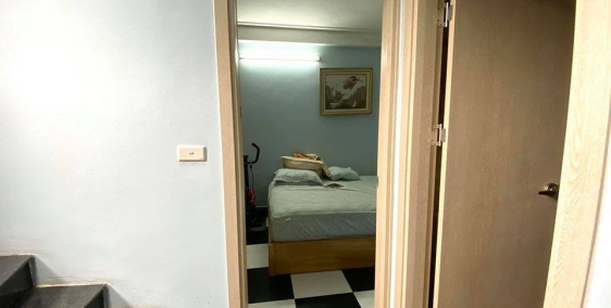 Bán Nhà Nghi Tàm Tây Hồ  4 tầng  giá 2.4 tỷ.LH 0966106881.