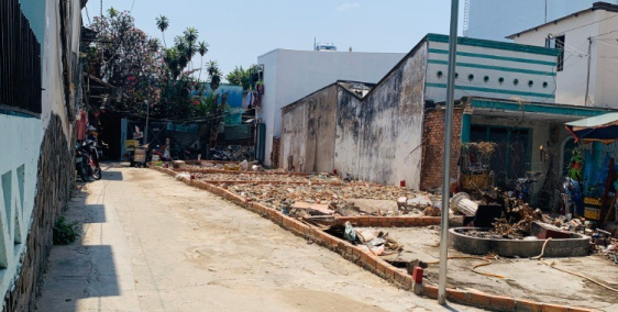 MÌNH CẦN BÁN GẤP LÔ ĐẤT 38 M2 GIÁ 3.6 TỶ THƯƠNG LƯỢNG MẠNH ĐƯỜNG PHAN CHU TRINH,