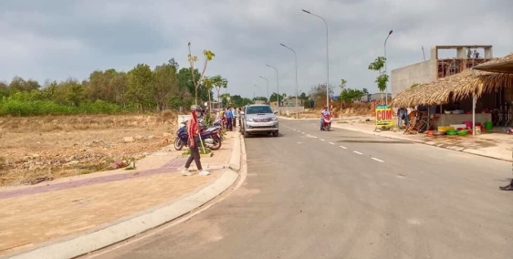 Bán gắp 2 lô đất trồng cây lh 0376560433