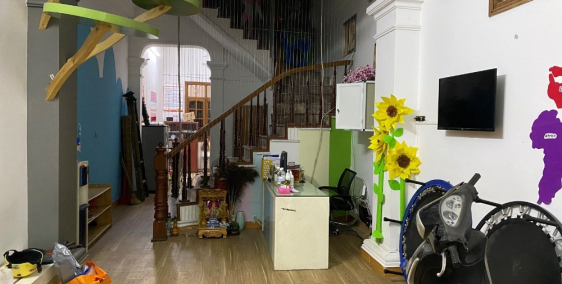 Cho thuê nhà mặt phố 274 Vũ Hữu, Thanh Xuân, HN 90m2 x 4tầng