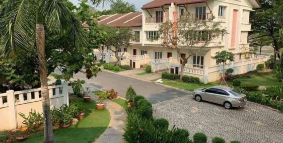 kẹt tiền bán gấp căn nhà đẹp tại tx bến cát . bình dương