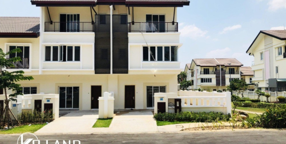 1.8 tỷ có ngay nhà biệt thự ini tại bình dương. nhà 1 trệt 1 lầu. 4 pn 3 wc