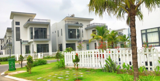 Chỉ 2tỷ4 mua ngay được căn nhà 182m2 4PN 3WC ngay mt Tỉnh lộ 10 , Tặng STK 30Tr