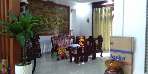 Bán biệt thự 2 mặt tiền, đường 25m phường 15, quận Tân Bình.