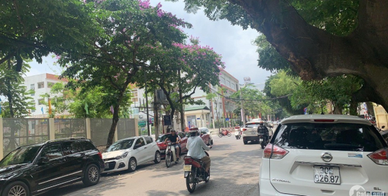 Mặt phố Hoà Mã, mặt tiền 19m, siêu hiếm cần bán nhanh