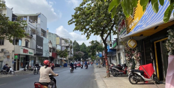 Cần bán nhà HXT Q.10, 5 tầng BTCT, cách MT 30m, ngang 4.6m,7.3 tỷ