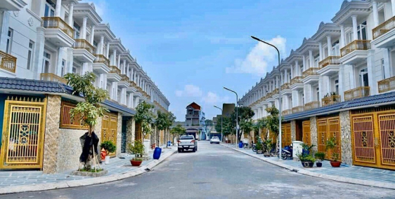 Bán nhà Phố 1 trệt 2 lầu  mặt tiền, gần Chợ Hàng Bông, Phú Hòa, TP Thủ dầu một