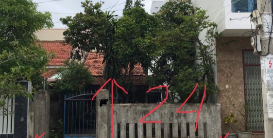 Gia đình cần bán nhà , Trung tâm các cơ sở dịch vụ , địa điểm công cộng ,.