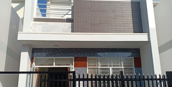 Nhà mặt tiền trung tâm Bến Tre 108m2 sổ hồng từng căn
