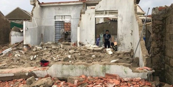 Cần bán gấp căn nhà nát 4x14 m2