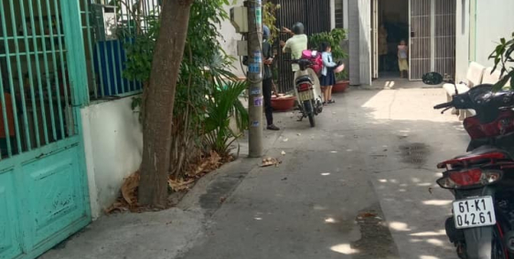 Cô Linh cần tiên bán căn nhà Lã Xuân Oai - 1ty75. SH riêng