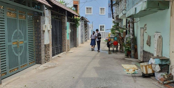 HẺM XE HƠI - NHÀ CŨ TIỆN XÂY MỚI - GIÁ QUÁ RẺ - 95M2 CHỈ 5,5 TỶ.