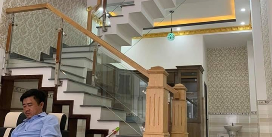 Cần tiền bán gấp căn nhà phú hoà giá rẻ.sổ hồng riêng