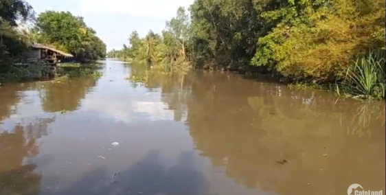 Cần bán 6.100m² View sông mát mẻ, có 270m² thổ cư, lộ 2m, cách UBND xã Hiệp Hưng