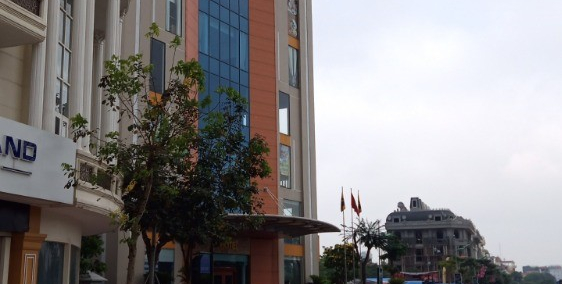 Bán nhanh lô đất 2 mặt tiền tại ngay sau Như Quỳnh Center,DT 50m2,đường 5m. Lh 0