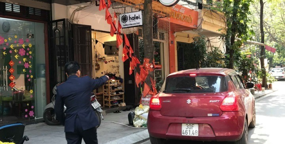 Cho thuê nguyên căn 5 tầng thang máy phố Nguyễn Chánh KD văn phòng 22tr