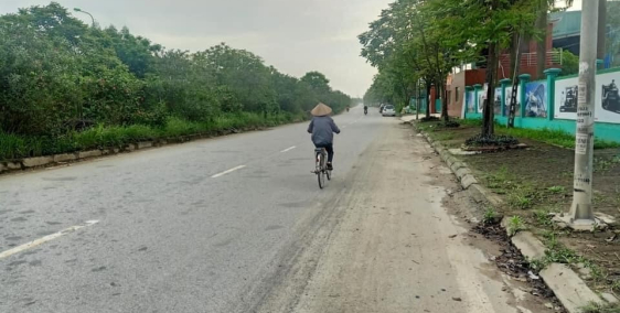 CẦN CHO THUÊ 150M XƯỞNG MẶT ĐẠI LỘ THĂNG LONG KM14
