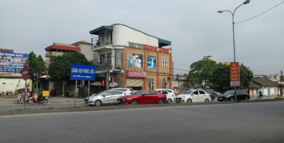 Mat tien qua dep de treo bien quang cao