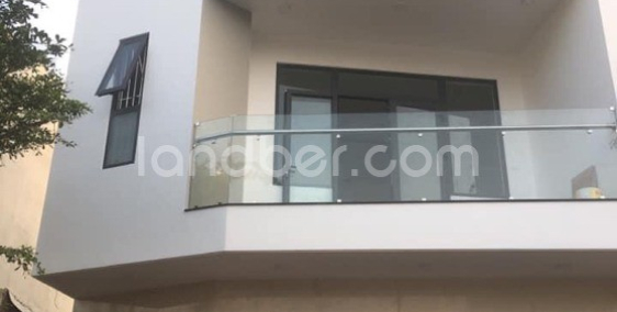 Nhà chính chủ cho thuê nguyên căn có chỗ để ô tô. Đầy đủ nội thất.