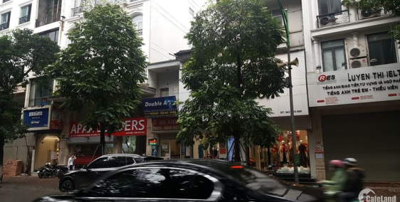 Cho thuê nhà mặt phố Láng Hạ: 105m2, mặt tiền 7m.