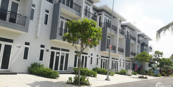 Biệt thự 1 trệt 2 lầu wew sông Vàm Cỏ - Thị trấn Bến Lức