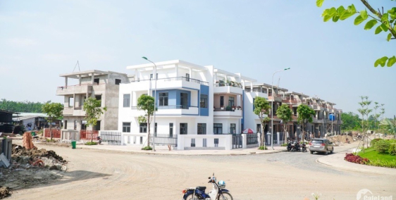 bán nhà phố xây sẵn 1trệt 2lầu tại khu du lịch thác giang điền,giá quá sốc