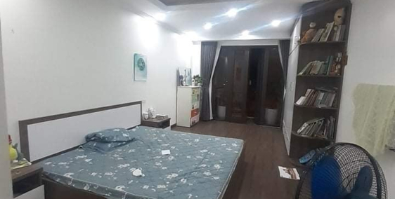 Nhà Lô góc khu Đào Tấn - Ô tô vào nhà – 43m2, 5T, 5.65 TỶ.