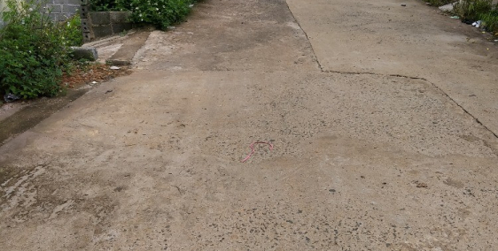 Cần bán nhà cấp 4 + vườn nhỏ, hẻm xe hơi 6m, sổ hồng riêng, P1. Bảo lộc