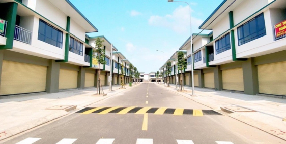 Cần bán gấp nhà phố Oasis City ngay KCN Mỹ Phước, đại học QT Việt Đức