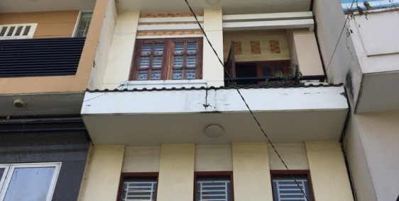 Bán nhà Bạch Đằng, một mặt hẻm xe hơi, mặt đường 12m. 4 tầng, 40m2.Giá chỉ 6ty5