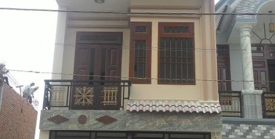 bán nhà 1 trệt 2 lầu ngay chợ bà điểm hoc mon