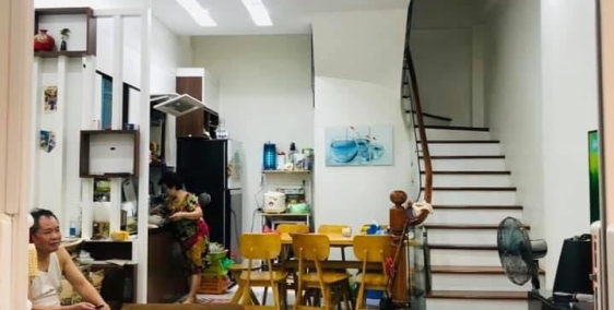 Bán nhà riêng phố Đào Tấn, Ba Đình, 45m2 x 5 Tầng, nhỉnh 4 tỷ. LH 0935929678