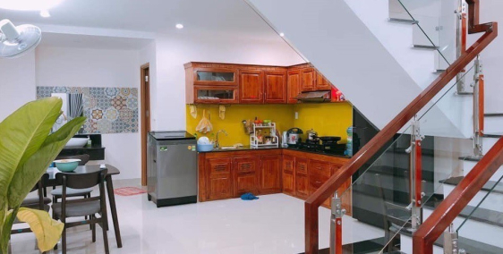 Chính chủ bán nhà 6 tầng ở Đê La Thành, giá 3.8 tỉ