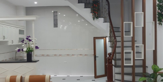 3,85 tỷ Đại La 45m2, 5 tầng mặt tiền 5m nở hậu