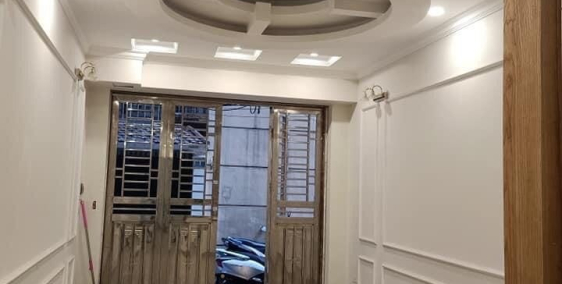 Bán nhà mặt phố ô tô đỗ của cả ngày. Vương Thừa Vũ: 28m, 4 tầng. giá 2,8 tỷ.