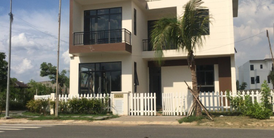 Bán biệt thự 193m2 mới xây,nằm mặt tiền quốc lộ 1A