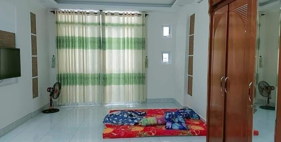 Nhà chủ cần bán gấp Cách Mạng Tháng 8, Quận 10 40m2 giá chỉ 4 tỷ.