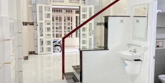 bán Nhà Quận 11 Ông Ích Khiêm 4m X 11m 2 tấm Đúc mới Chỉ 4 Tỷ thương lượng.